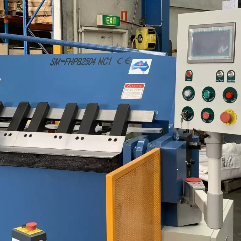 Panbrake Folder, Full Hydraulic, 2500mm x 4mm with NC1 Programmable Angle Controller