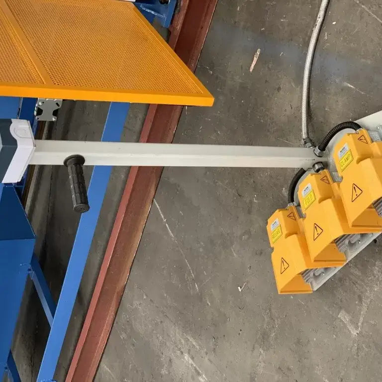 Panbrake Folder, Full Hydraulic, 2500mm x 4mm with NC1 Programmable Angle Controller