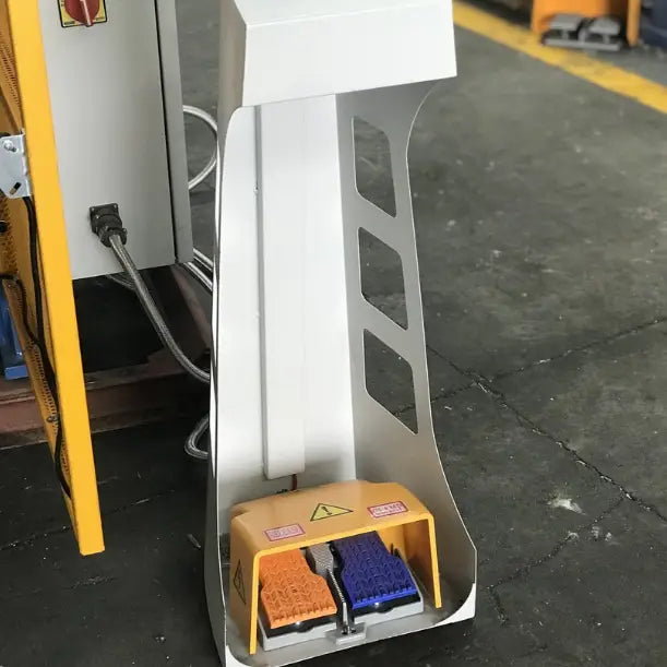 Panbrake Folder, Full Hydraulic, 2500mm x 4mm c/w e-Bend 2 Axis Programmable Control