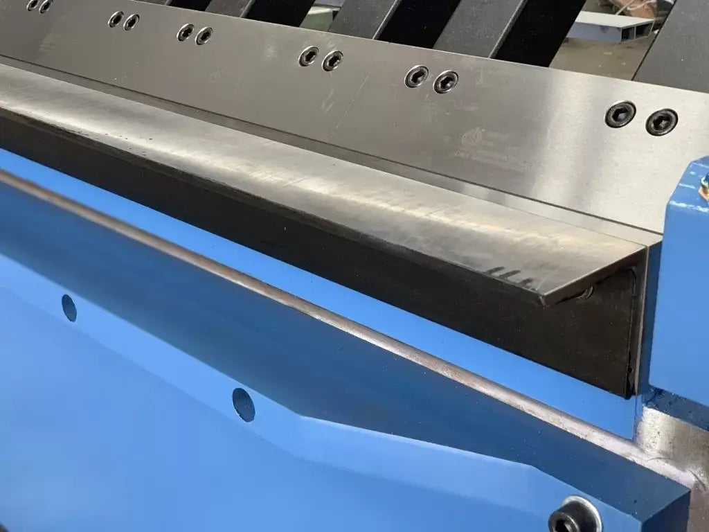 Panbrake Folder, Full Hydraulic, 4000mm x 4mm with NC1 Programmable Angle Controller