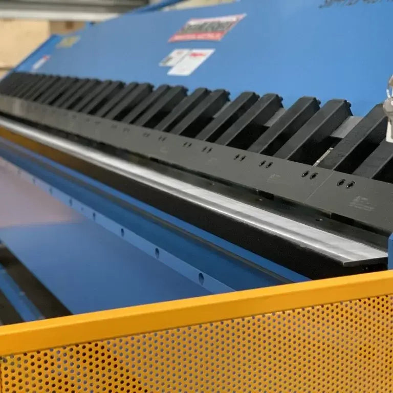 Panbrake Folder, Full Hydraulic, 4000mm x 4mm with NC2 Programmable Angle Controller