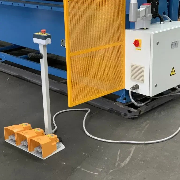 Panbrake Folder, Full Hydraulic, 4000mm x 4mm with NC2 Programmable Angle Controller
