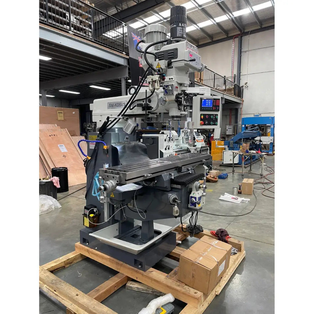 Turret Mill, Pwr Draw Bar, ISO40 Spindle, 2 Axis Power Feed, 3 Axis DRO