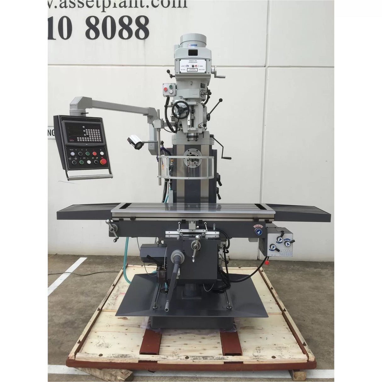 Turret Mill, Vertical & Horizontal Spindle, 3 Axis Digital Read Out