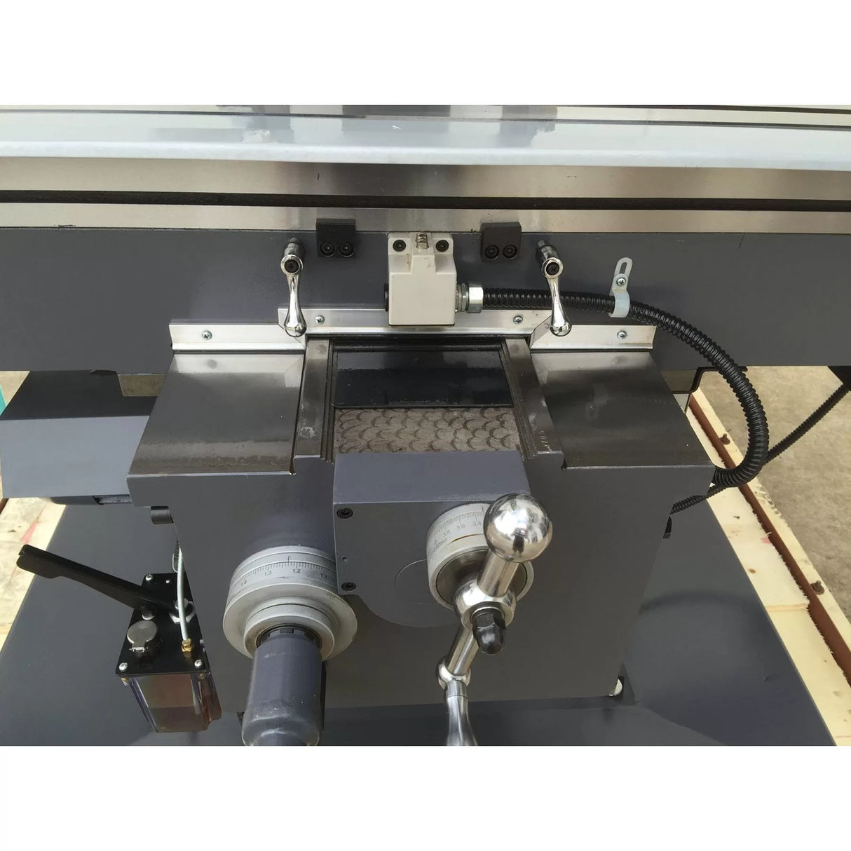 Turret Mill, Vertical & Horizontal Spindle, 3 Axis Digital Read Out