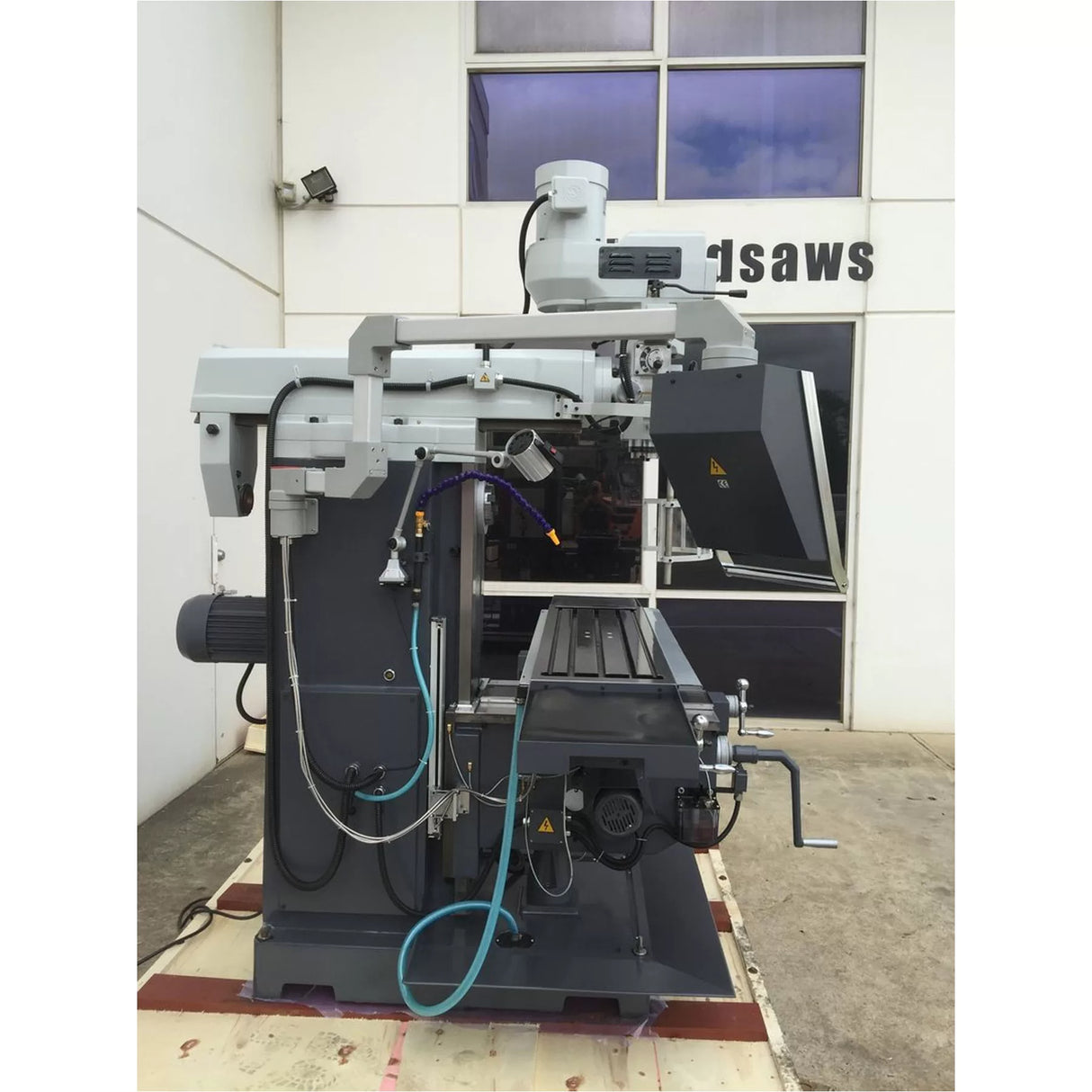 Turret Mill, Vertical & Horizontal Spindle, 3 Axis Digital Read Out
