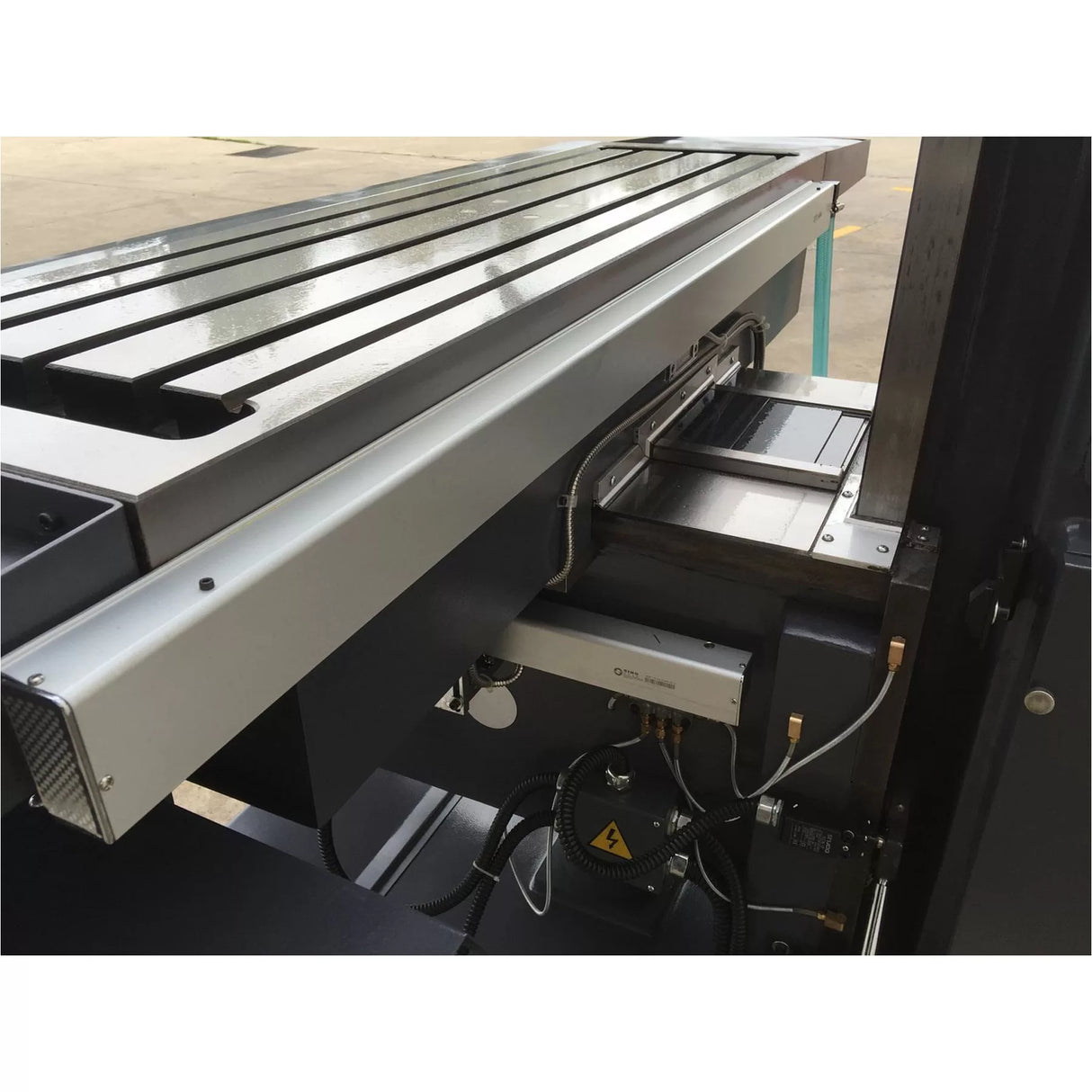 Turret Mill, Vertical & Horizontal Spindle, 3 Axis Digital Read Out