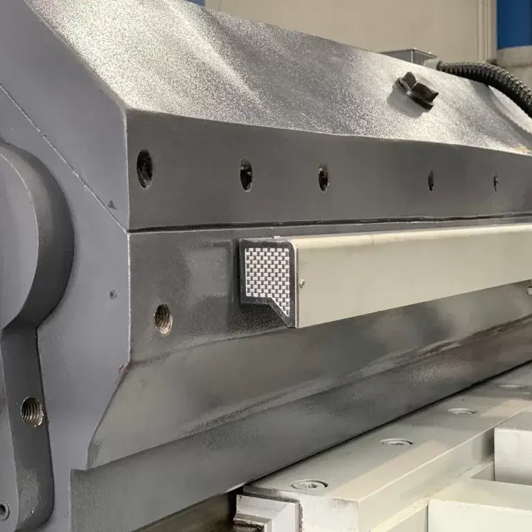 Universal Mill, 2000mm x 500mm Table, ISO 50 Vertical Spindle, 3 Axis DRO