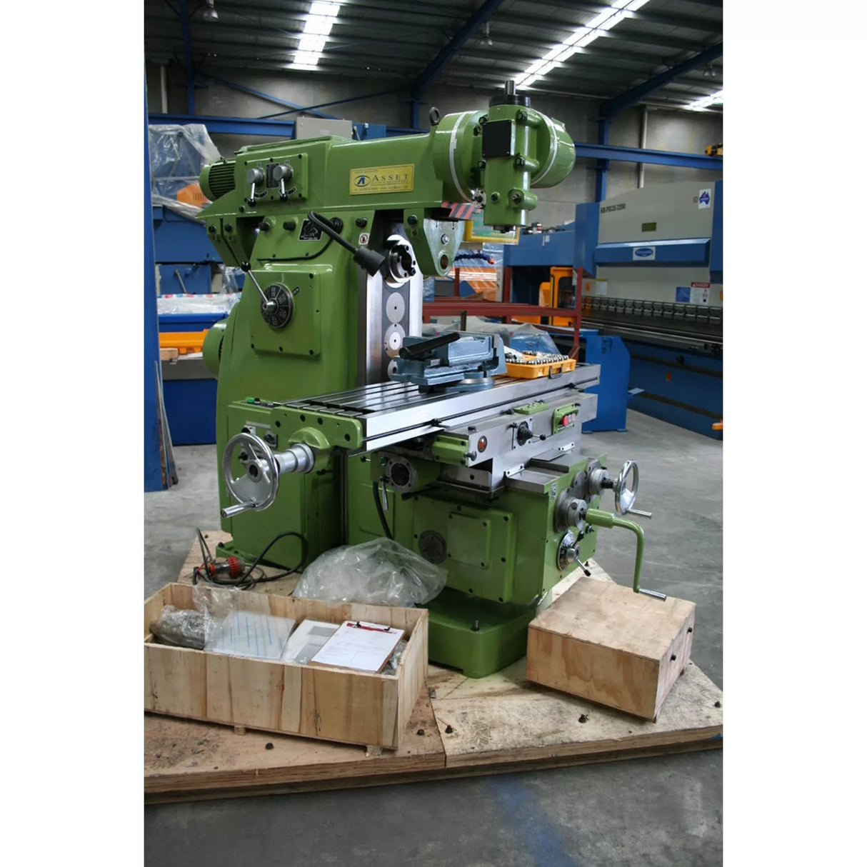 Universal Mill, ISO 50 Horizontal & ISO 40 Vertical Spindles
